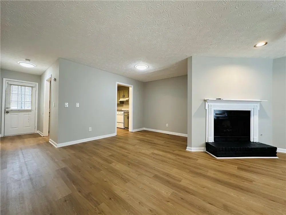 1016 Kennesborough Road NW Kennesaw, GA 30144