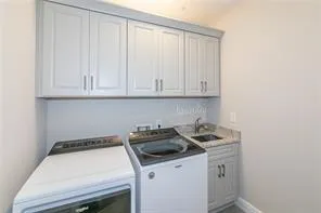 121 Via Roma Woodstock, GA 30188