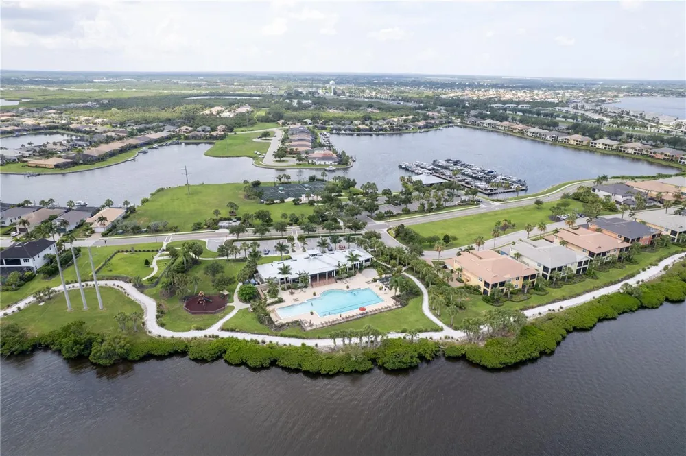 1030 TIDEWATER SHORES LOOP #104 Bradenton, FL 34208