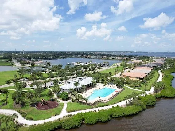 1030 TIDEWATER SHORES LOOP #104 Bradenton, FL 34208