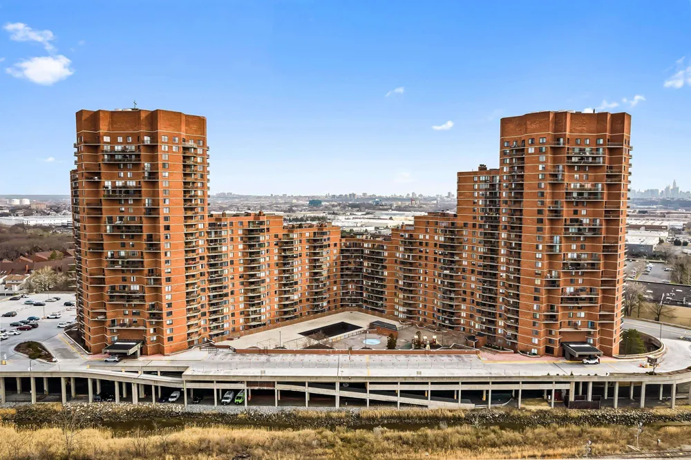 108 HARMON COVE TOWER Secaucus, NJ 07094