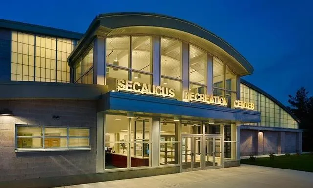 108 HARMON COVE TOWER Secaucus, NJ 07094