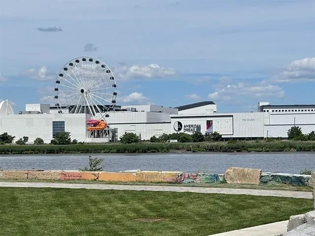 108 HARMON COVE TOWER Secaucus, NJ 07094
