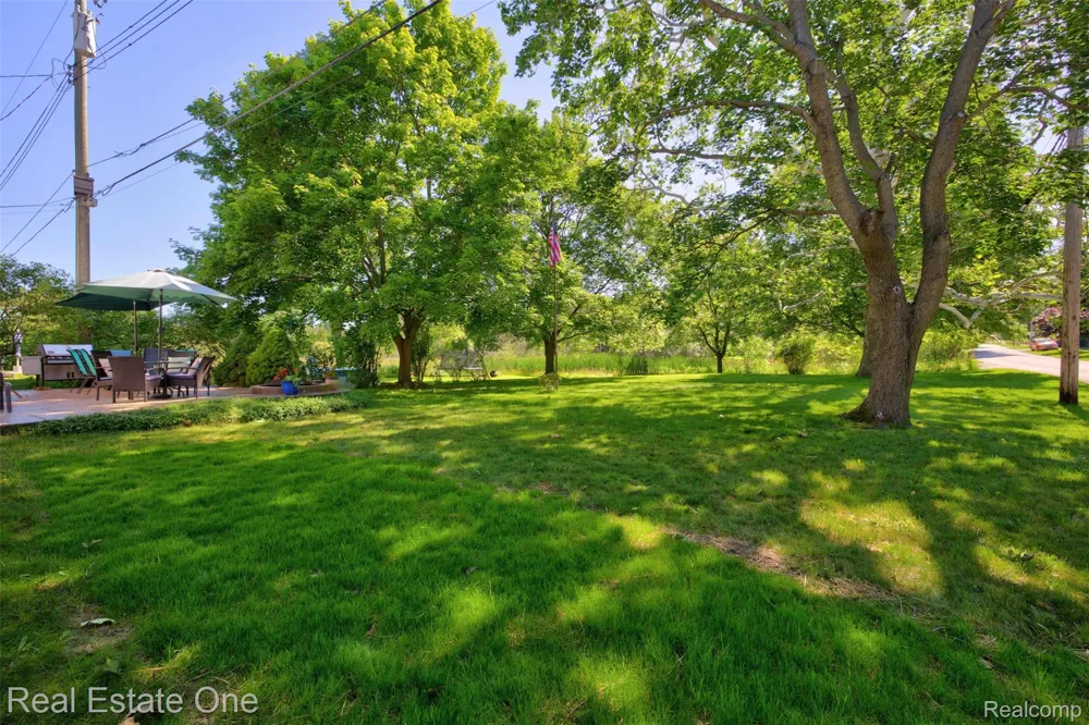 4 Church Street Brandon Charter Township, MI 48462
