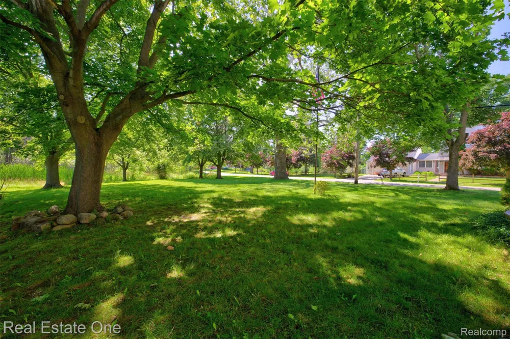 4 Church Street Brandon Charter Township, MI 48462