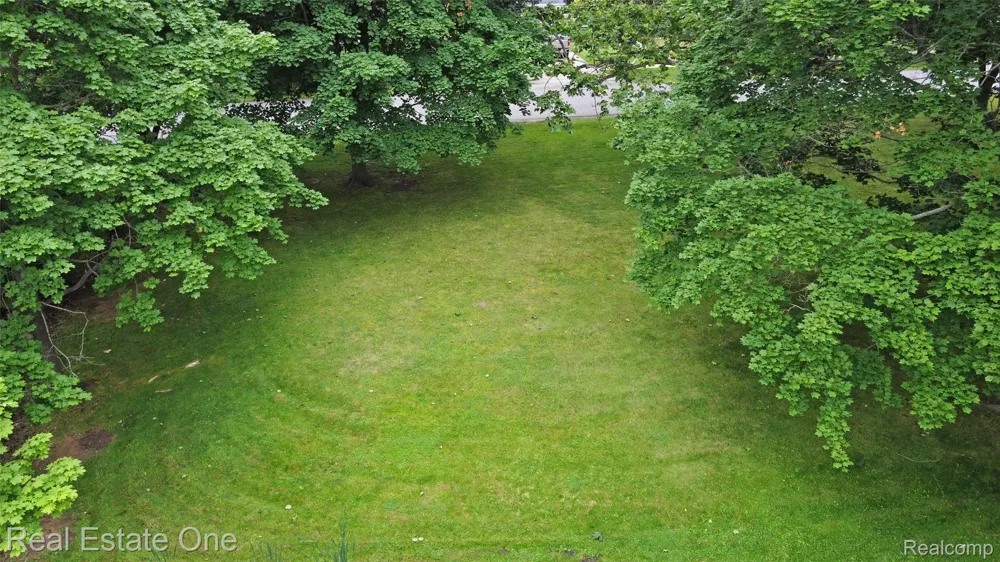 4 Church Street Brandon Charter Township, MI 48462