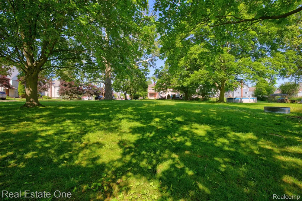 4 Church Street Brandon Charter Township, MI 48462