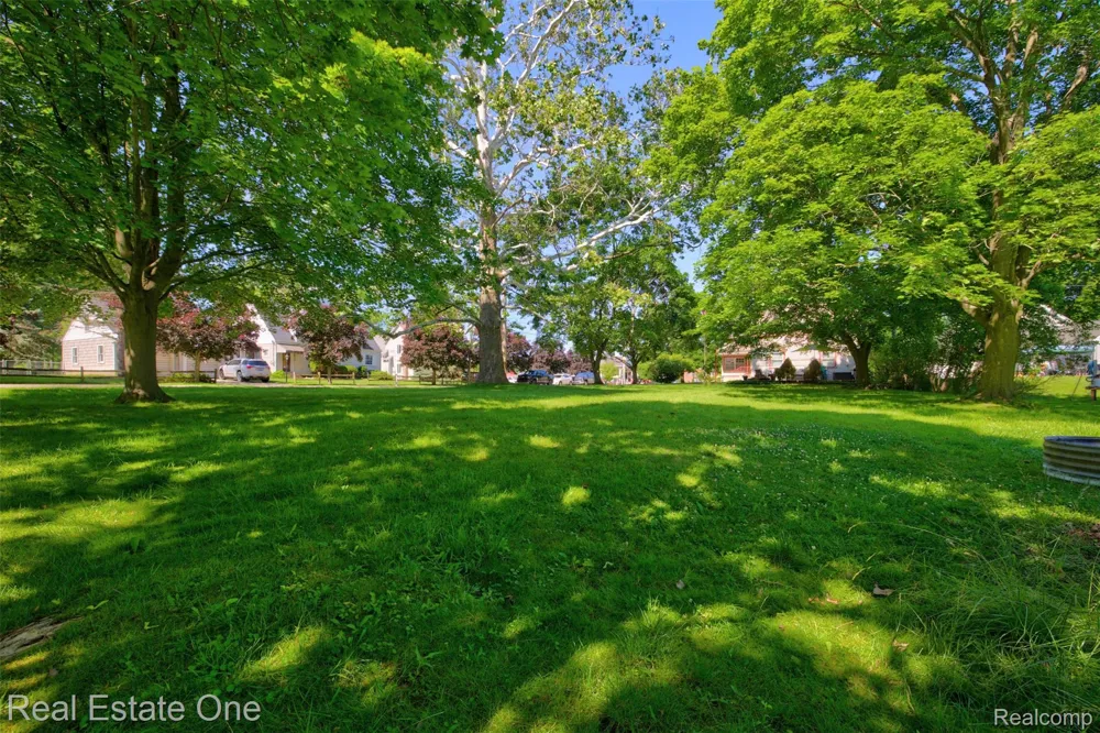 4 Church Street Brandon Charter Township, MI 48462