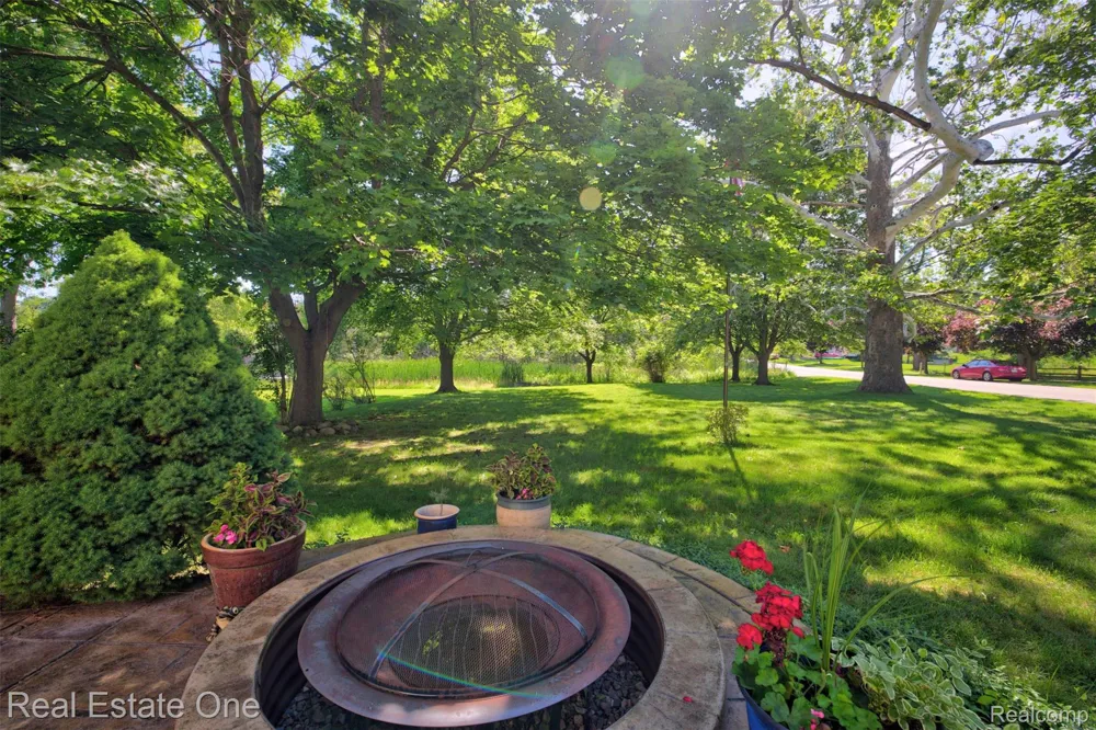 4 Church Street Brandon Charter Township, MI 48462