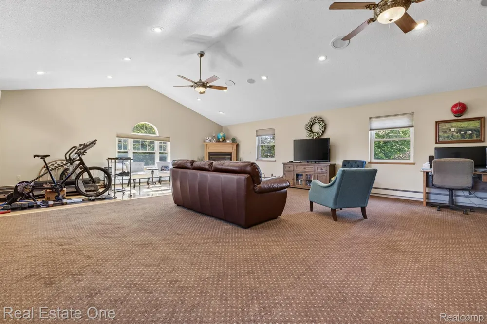 4 Church Street Brandon Charter Township, MI 48462