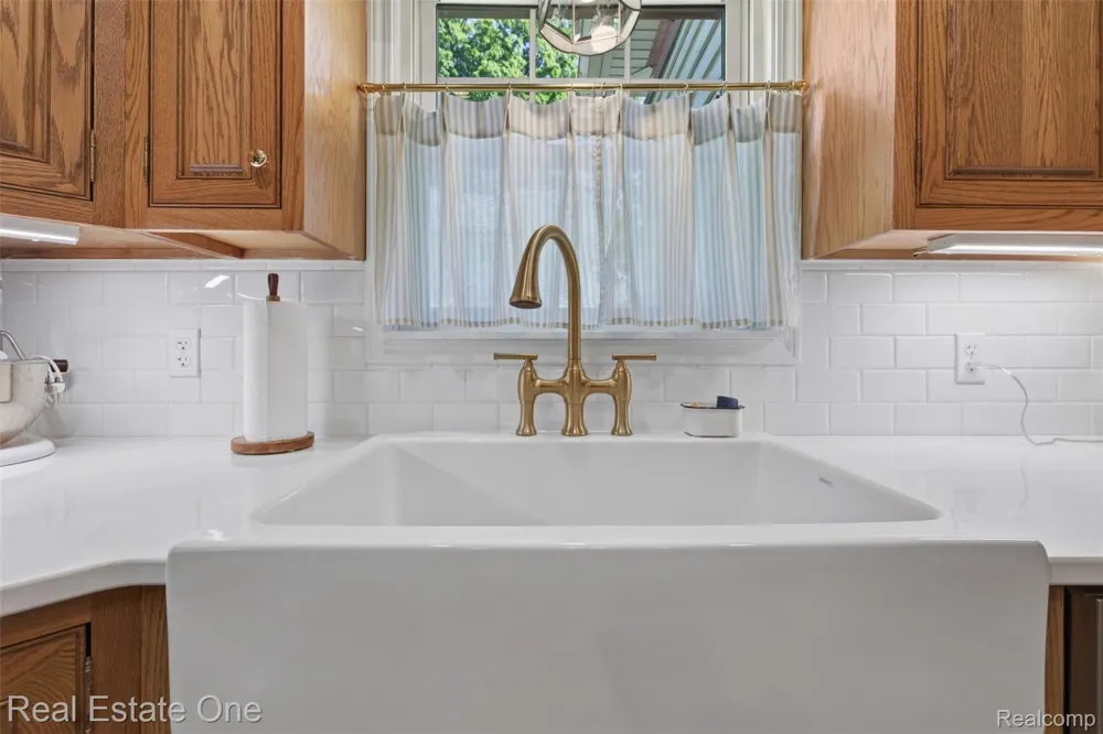 4 Church Street Brandon Charter Township, MI 48462