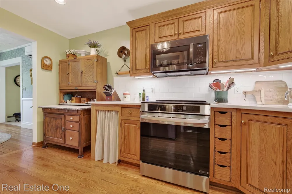 4 Church Street Brandon Charter Township, MI 48462