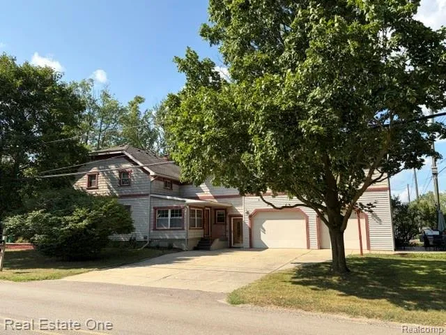 4 Church Street Brandon Charter Township, MI 48462