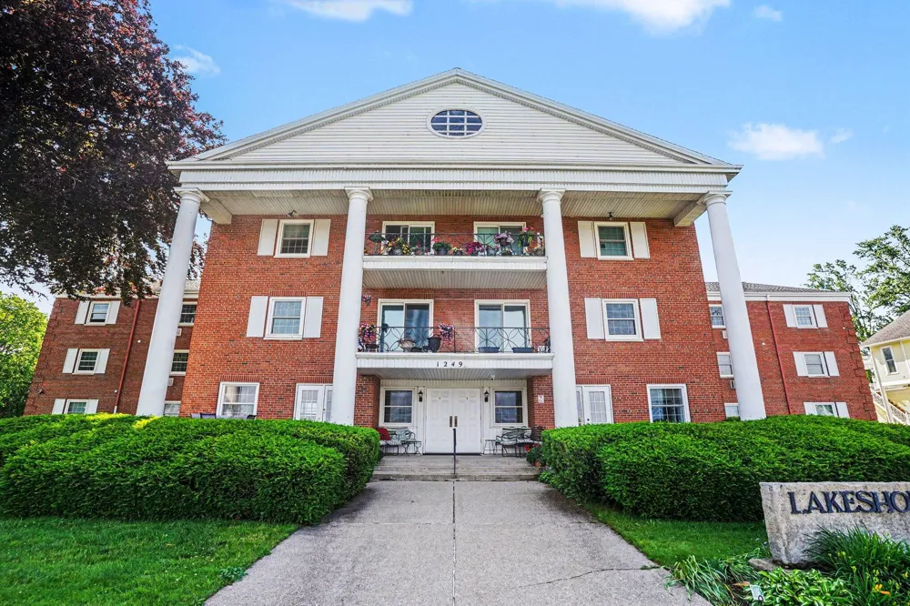 1249 Lakeshore Drive #115 Muskegon City, MI 49441