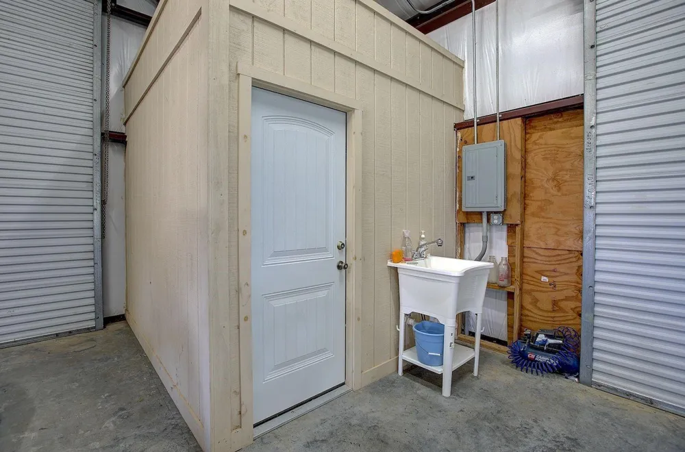 9414 Laird Road Round Top, TX 78954