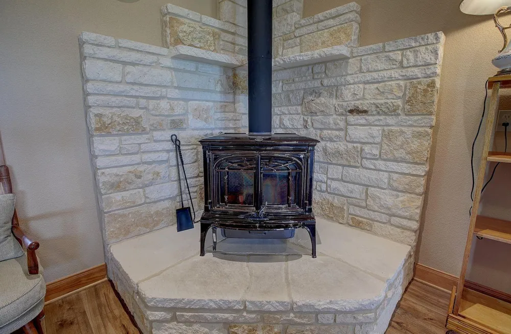 9414 Laird Road Round Top, TX 78954