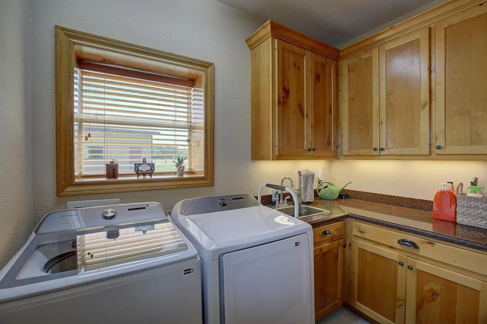 9414 Laird Road Round Top, TX 78954