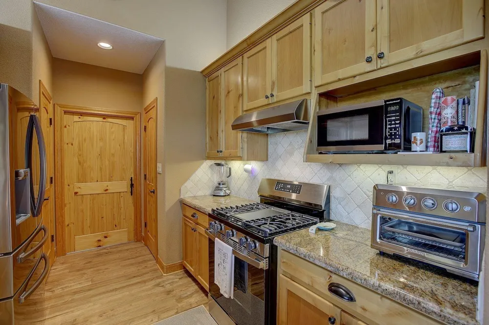 9414 Laird Road Round Top, TX 78954
