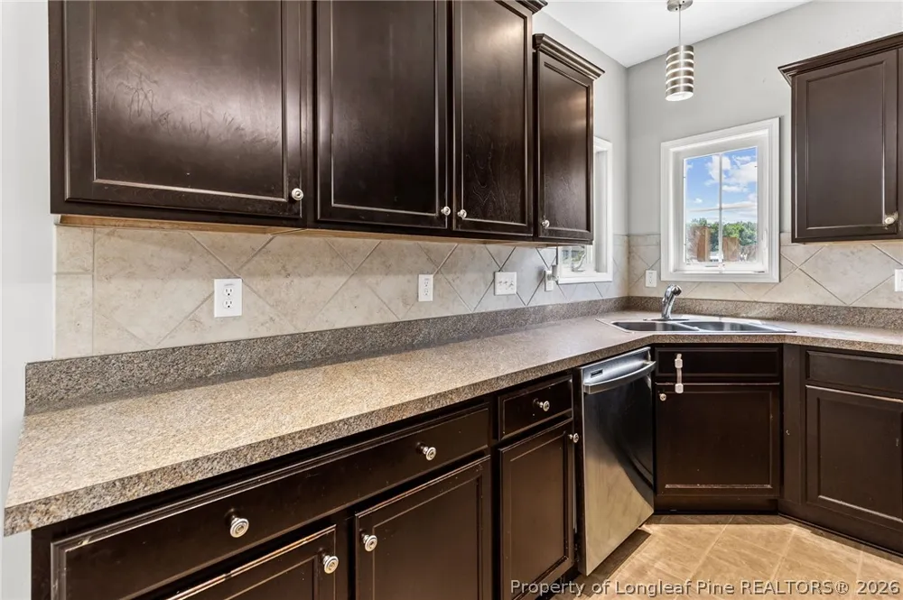 6613 Planters Row Drive Hope Mills, NC 28348