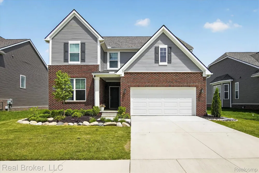 2344 Provencal Drive Commerce Charter Township, MI 48382