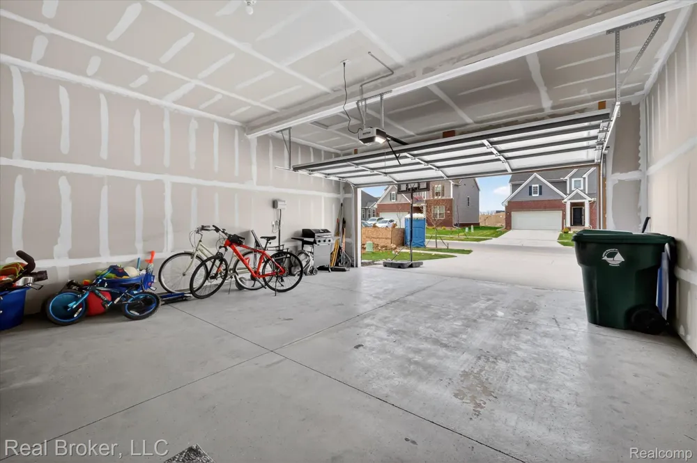 2344 Provencal Drive Commerce Charter Township, MI 48382