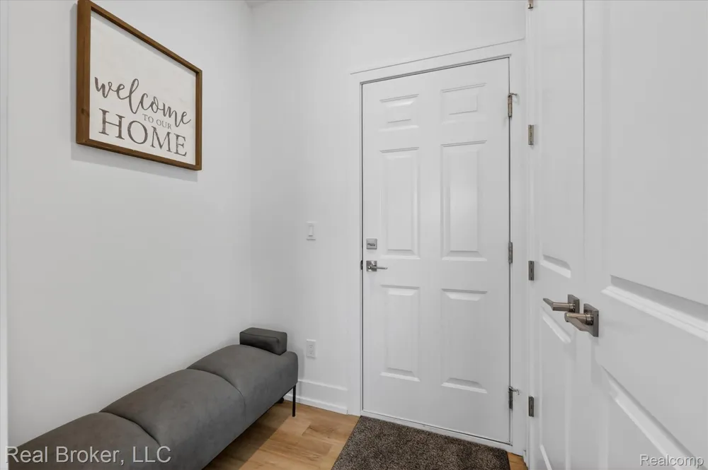 2344 Provencal Drive Commerce Charter Township, MI 48382