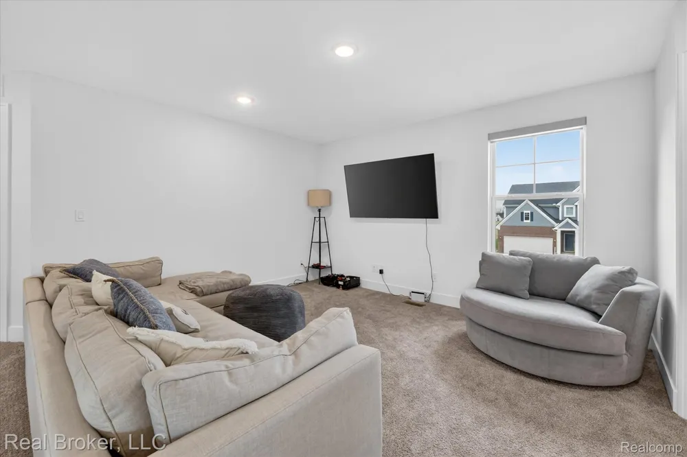 2344 Provencal Drive Commerce Charter Township, MI 48382