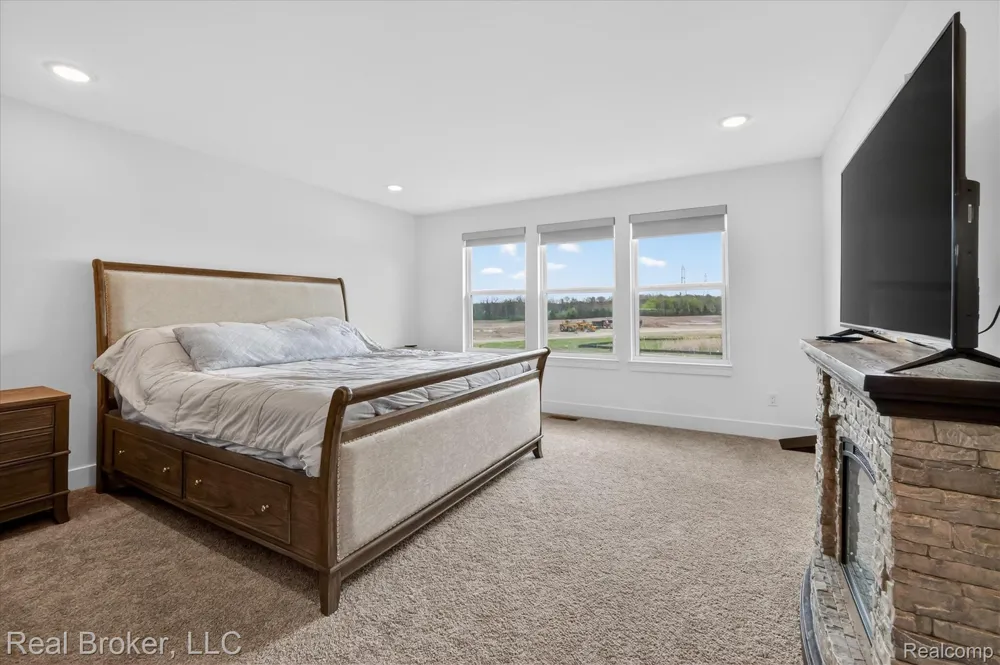 2344 Provencal Drive Commerce Charter Township, MI 48382