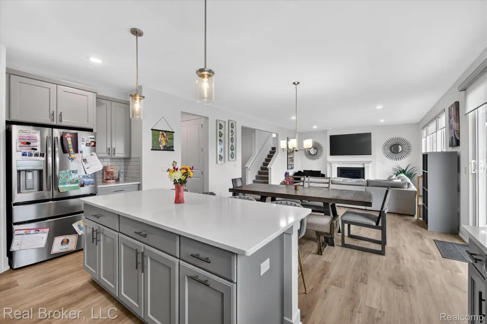 2344 Provencal Drive Commerce Charter Township, MI 48382