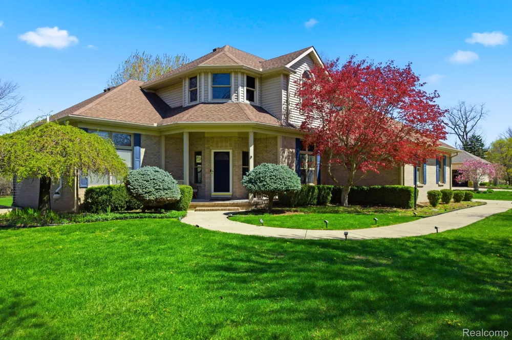 8488 Annette Avenue Grosse Ile Township, MI 48138