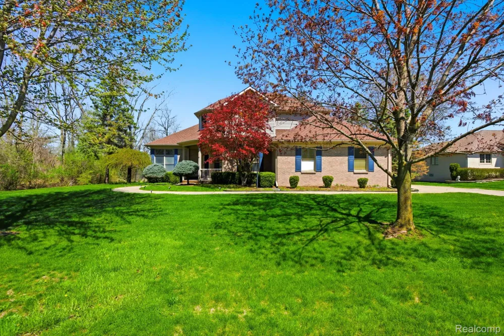 8488 Annette Avenue Grosse Ile Township, MI 48138