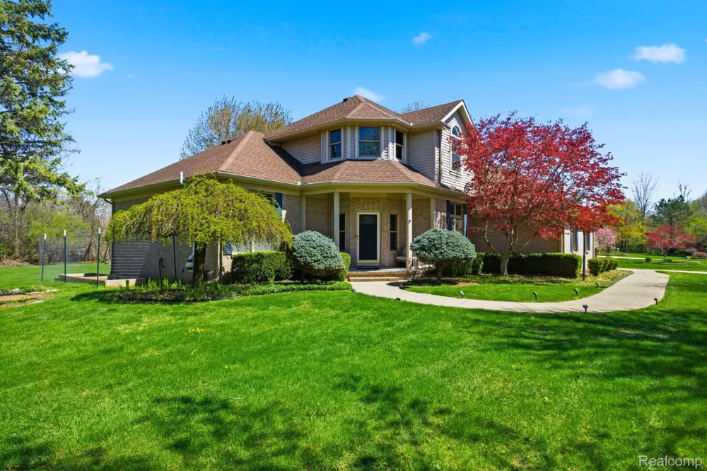 8488 Annette Avenue Grosse Ile Township, MI 48138