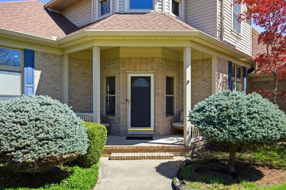 8488 Annette Avenue Grosse Ile Township, MI 48138