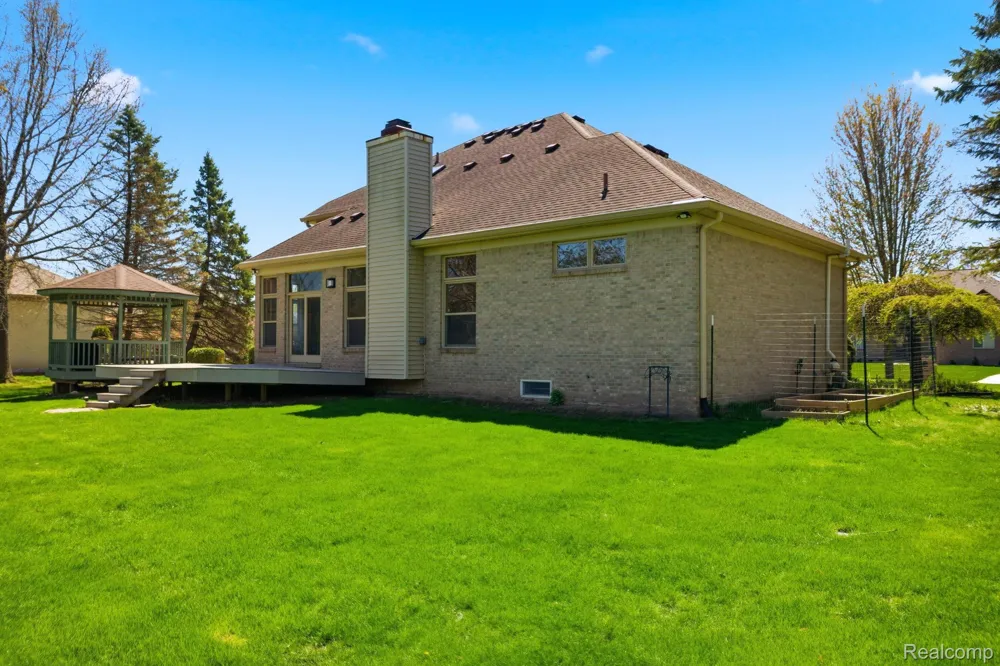 8488 Annette Avenue Grosse Ile Township, MI 48138