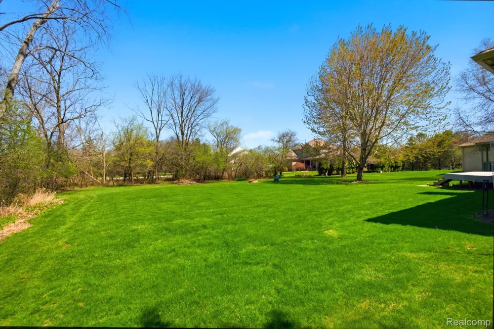 8488 Annette Avenue Grosse Ile Township, MI 48138