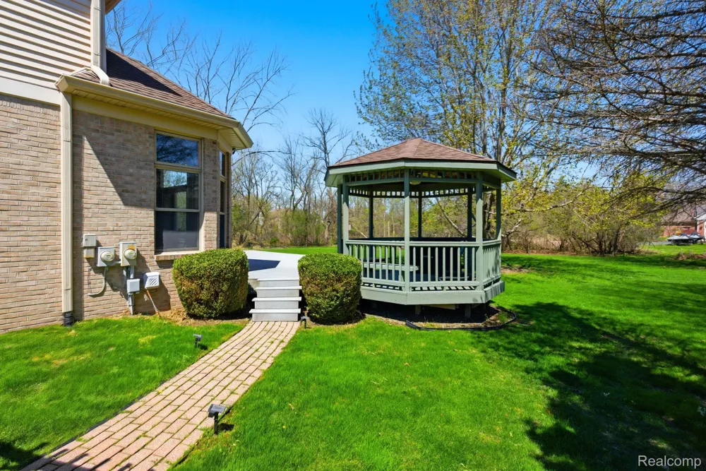 8488 Annette Avenue Grosse Ile Township, MI 48138