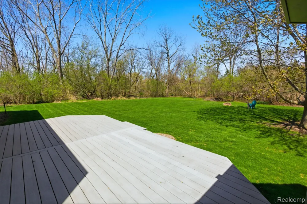 8488 Annette Avenue Grosse Ile Township, MI 48138