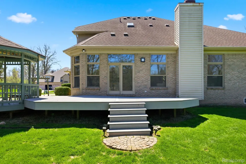 8488 Annette Avenue Grosse Ile Township, MI 48138