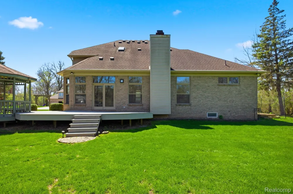8488 Annette Avenue Grosse Ile Township, MI 48138