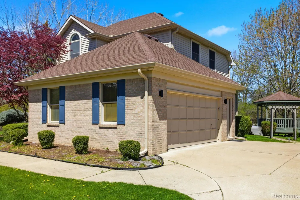 8488 Annette Avenue Grosse Ile Township, MI 48138
