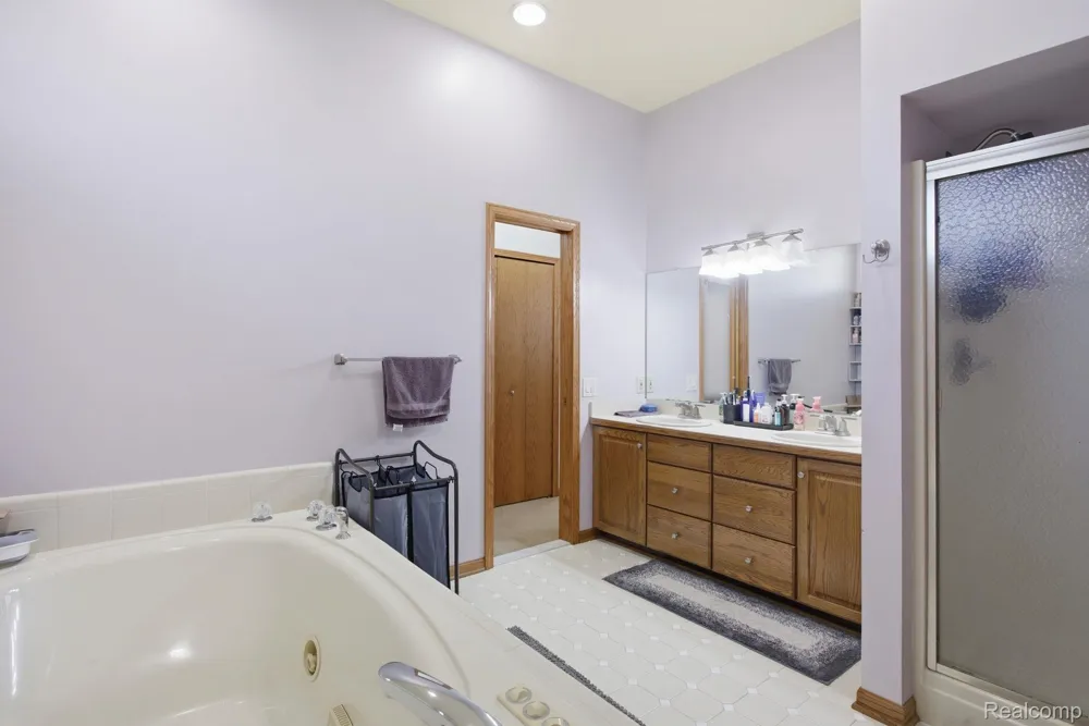 8488 Annette Avenue Grosse Ile Township, MI 48138