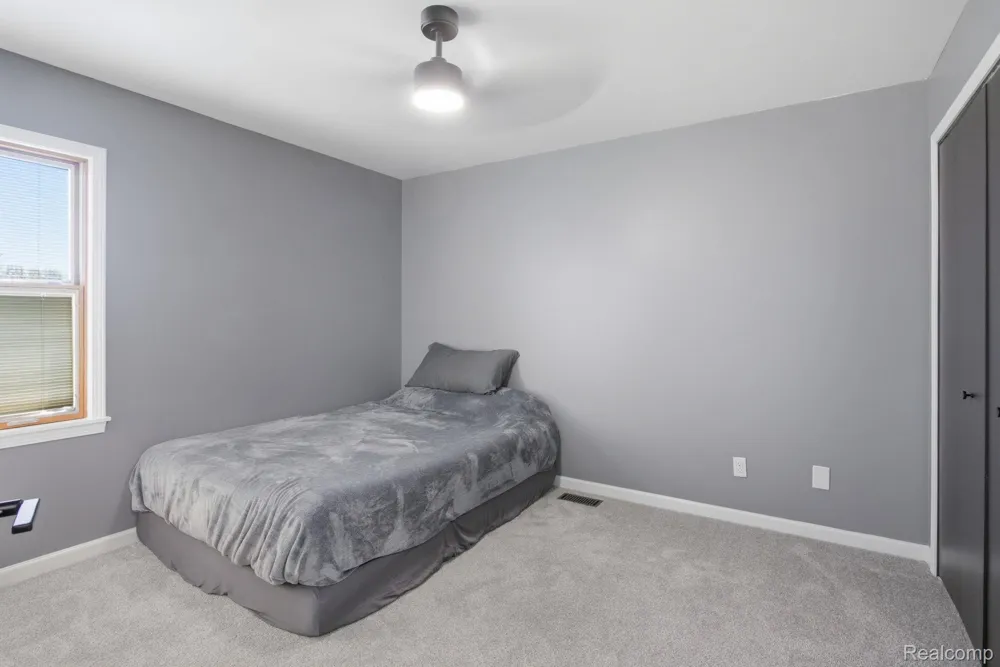8488 Annette Avenue Grosse Ile Township, MI 48138