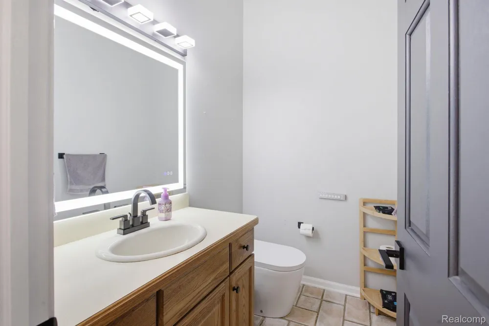 8488 Annette Avenue Grosse Ile Township, MI 48138