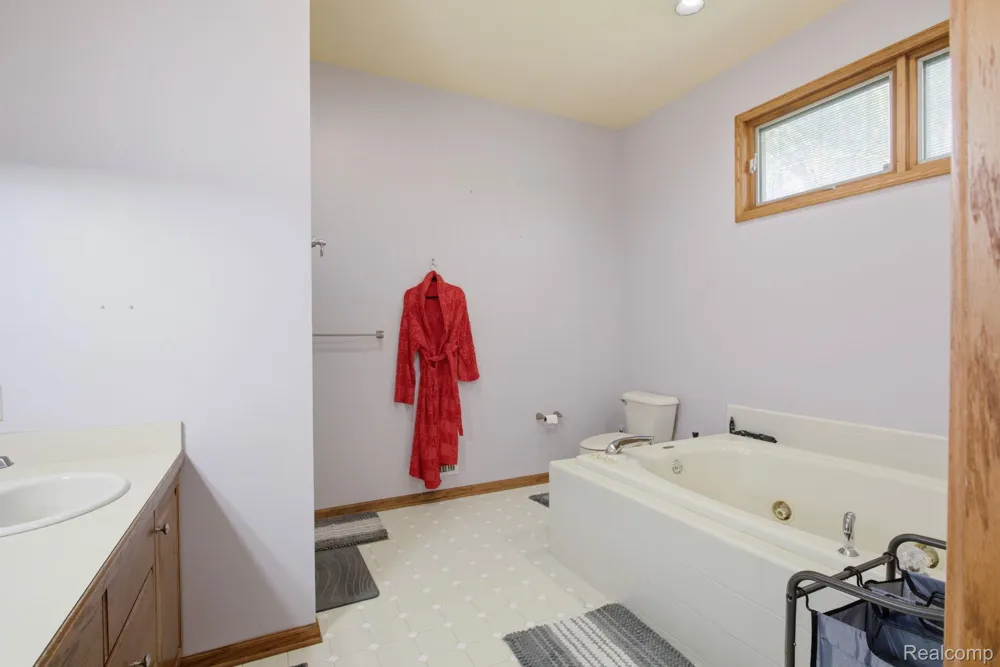 8488 Annette Avenue Grosse Ile Township, MI 48138