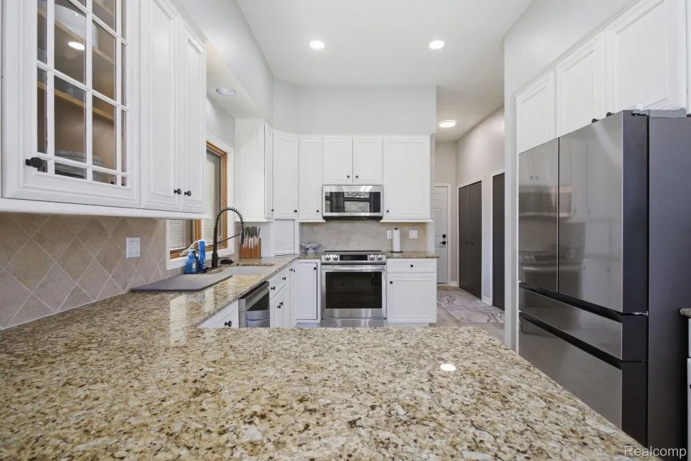 8488 Annette Avenue Grosse Ile Township, MI 48138