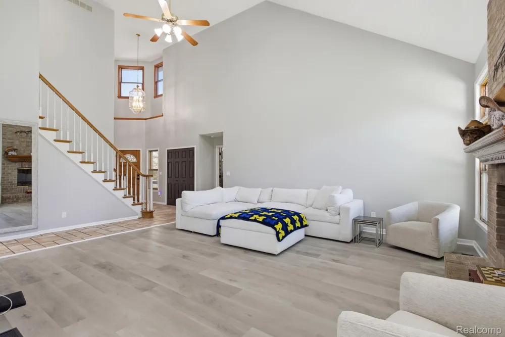 8488 Annette Avenue Grosse Ile Township, MI 48138