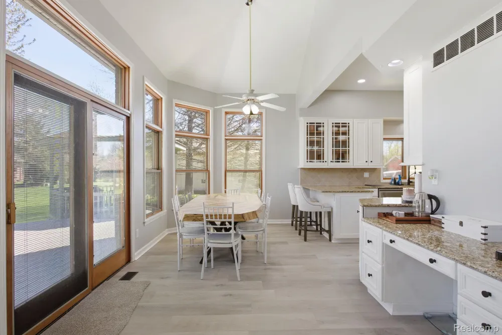 8488 Annette Avenue Grosse Ile Township, MI 48138