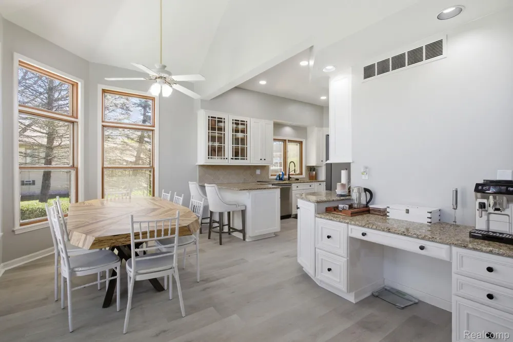 8488 Annette Avenue Grosse Ile Township, MI 48138