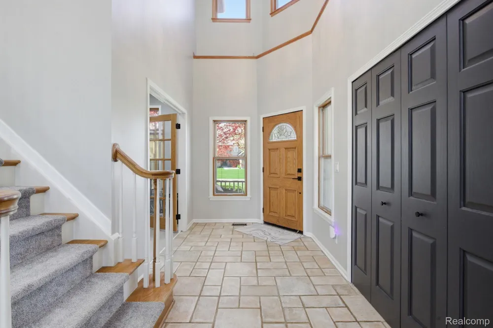8488 Annette Avenue Grosse Ile Township, MI 48138