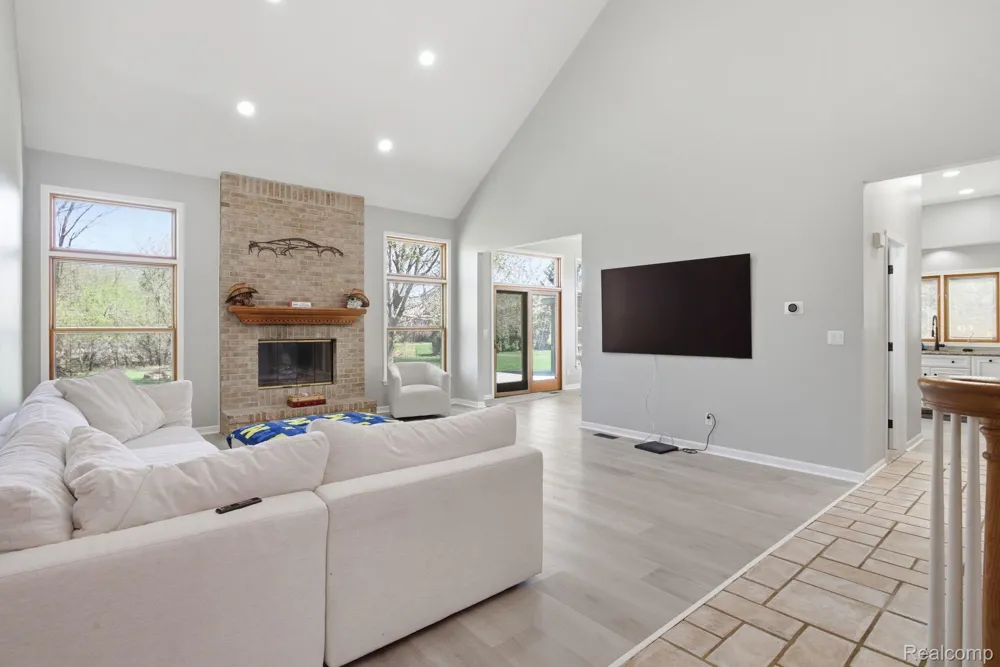 8488 Annette Avenue Grosse Ile Township, MI 48138